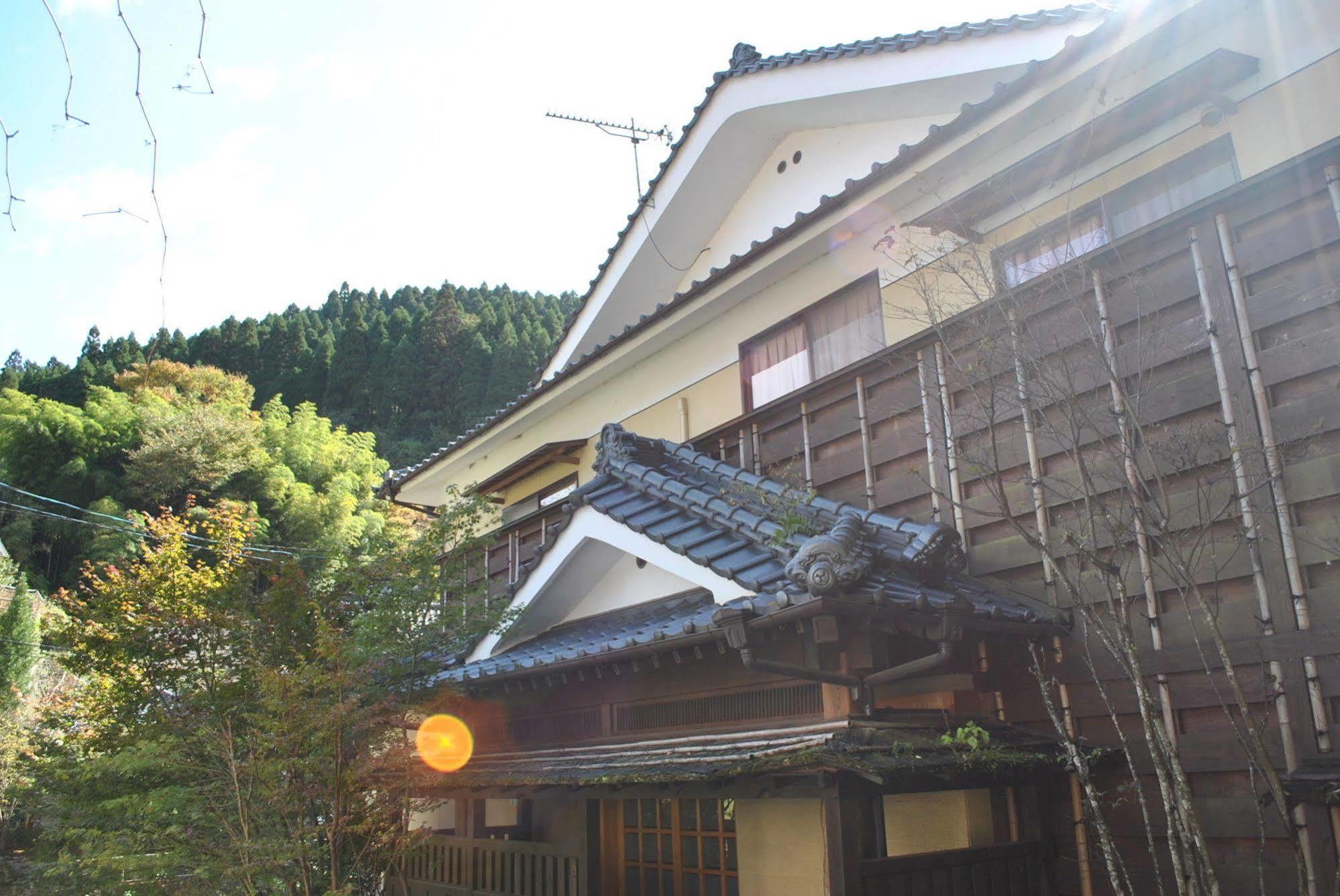 Ban-Ya Hot Spring Inn Yufu Exterior photo